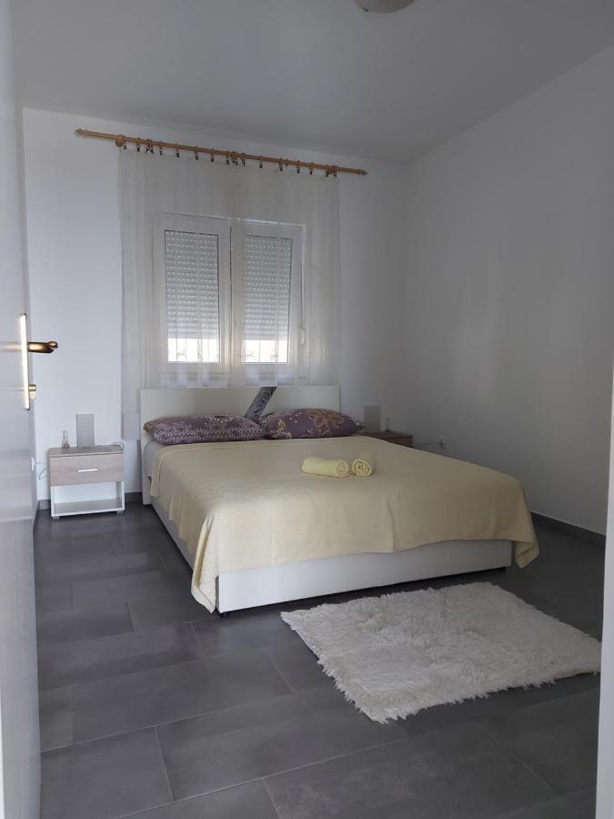 Apartmani Mare Novi Vinodolski Eksteriør billede
